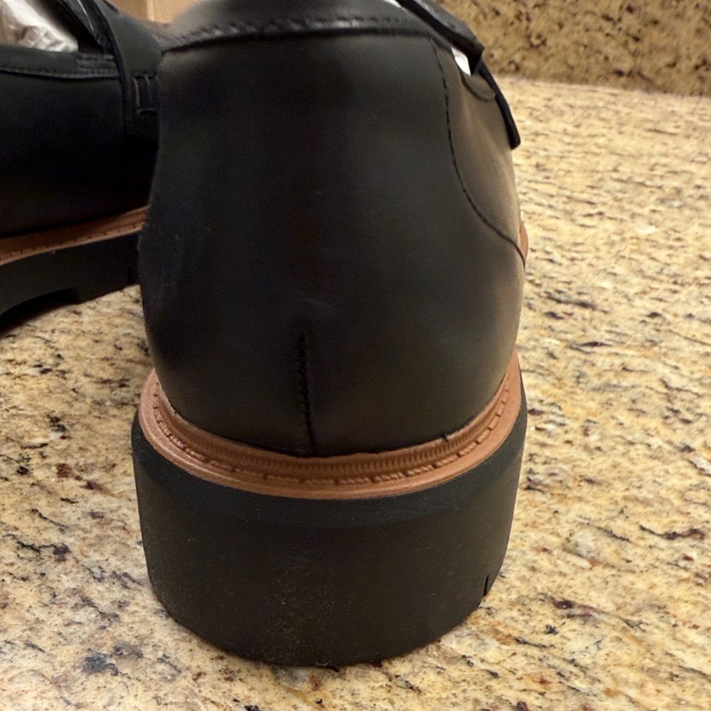 Clarks Black Croc-Embossed Loafers for Women - Picture 3 of 5